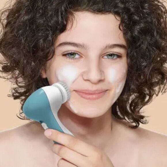 Bella Ciao Dual Speed Sonic Facial Massage & Exfoliating Set - Picture 2 of 5